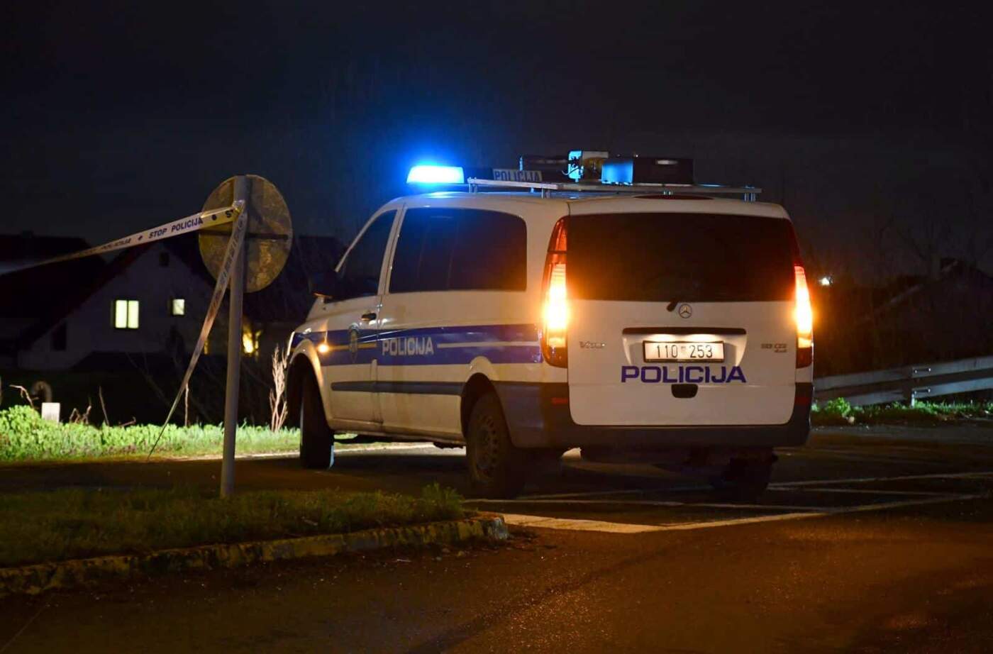 STRAVIČNA NESREĆA U sudaru četiri vozila dvoje poginulih, troje ozlijeđenih